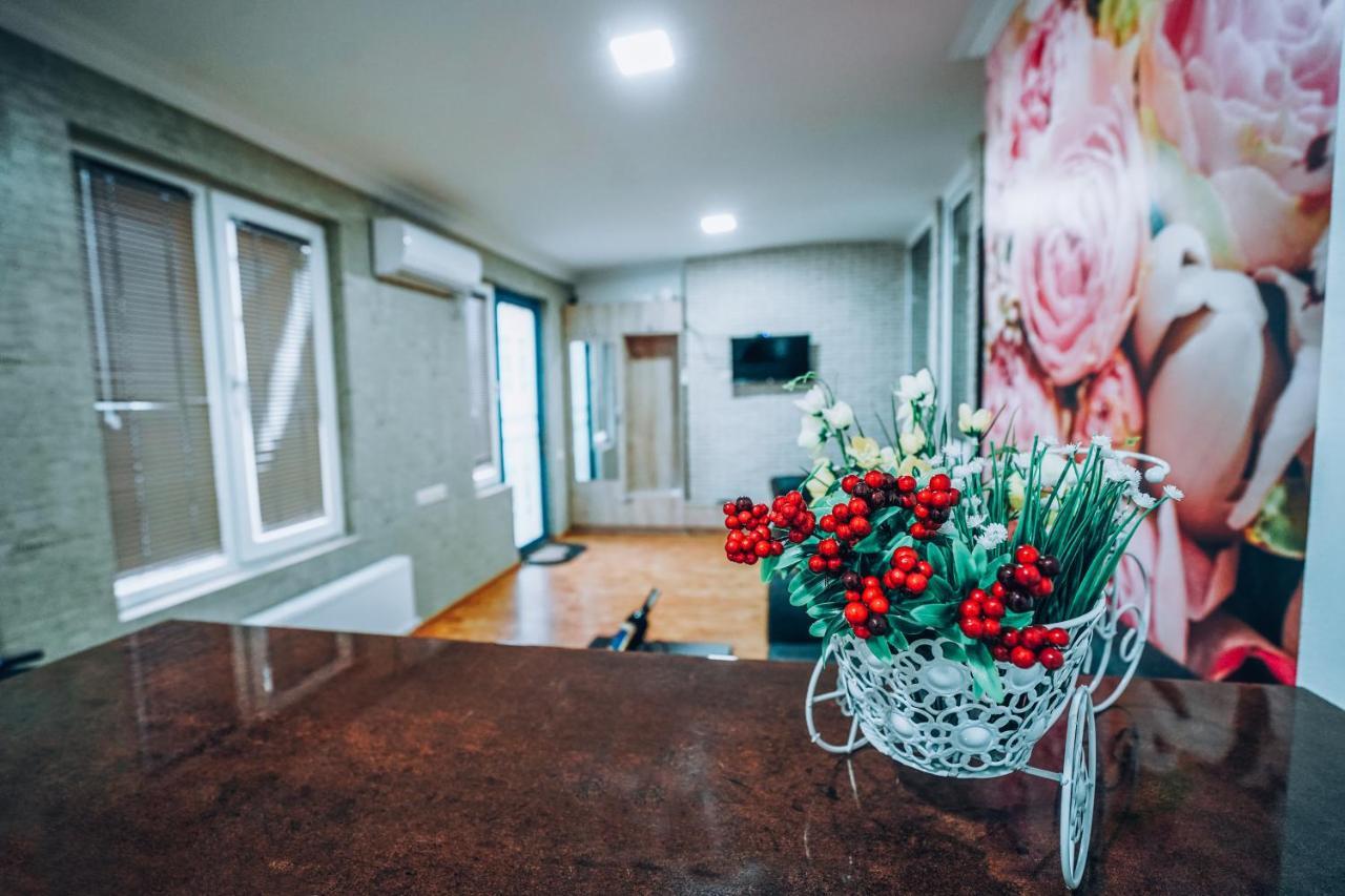 Second House Rustaveli Apartment Tbilisi Exterior photo
